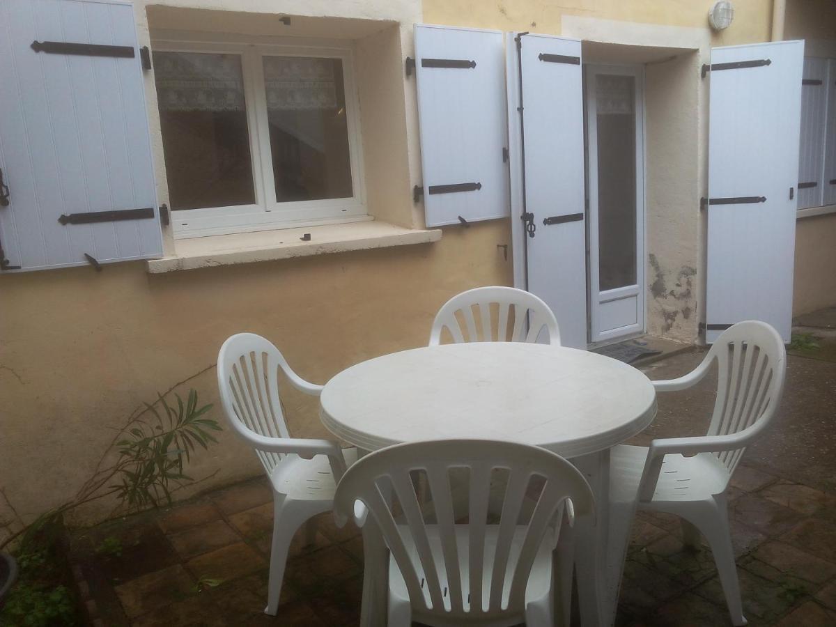 Maison De Village Entre Mer Et Montagne Roujan Esterno foto